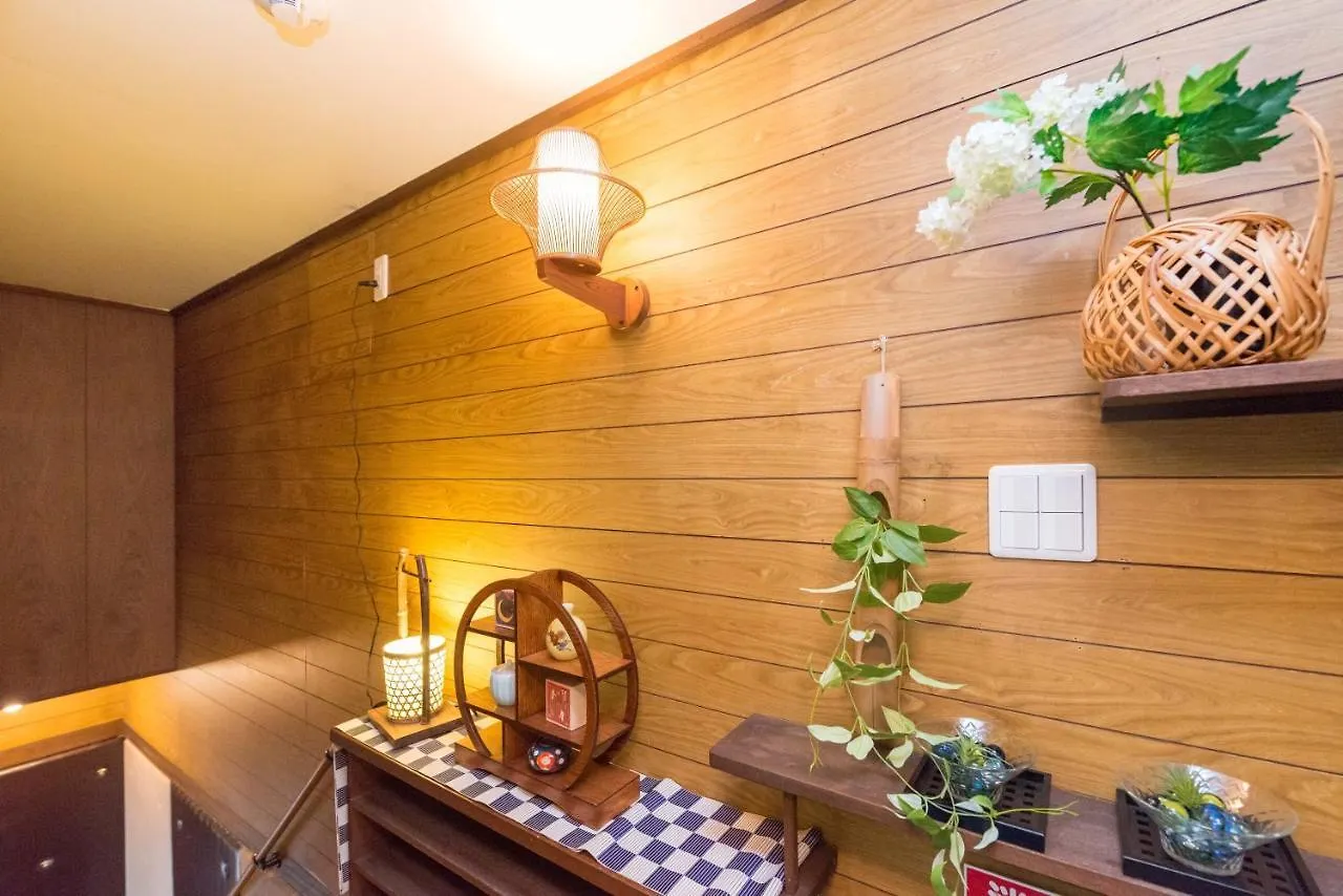 The Bamboo Moon Palace / Shin-大阪市 別荘 大阪市